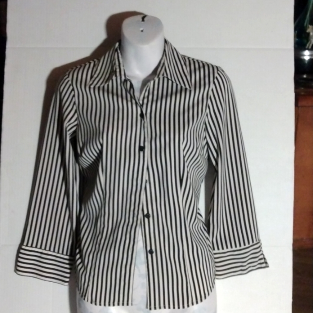 NOTATIONS PETITE WOMEN’s Button Down Blouse White Black Striped